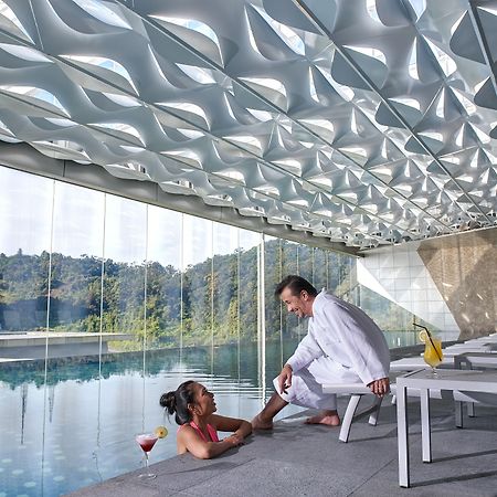 Grand Ion Delemen Hotel Genting Highlands Exterior photo The Sky Pool
