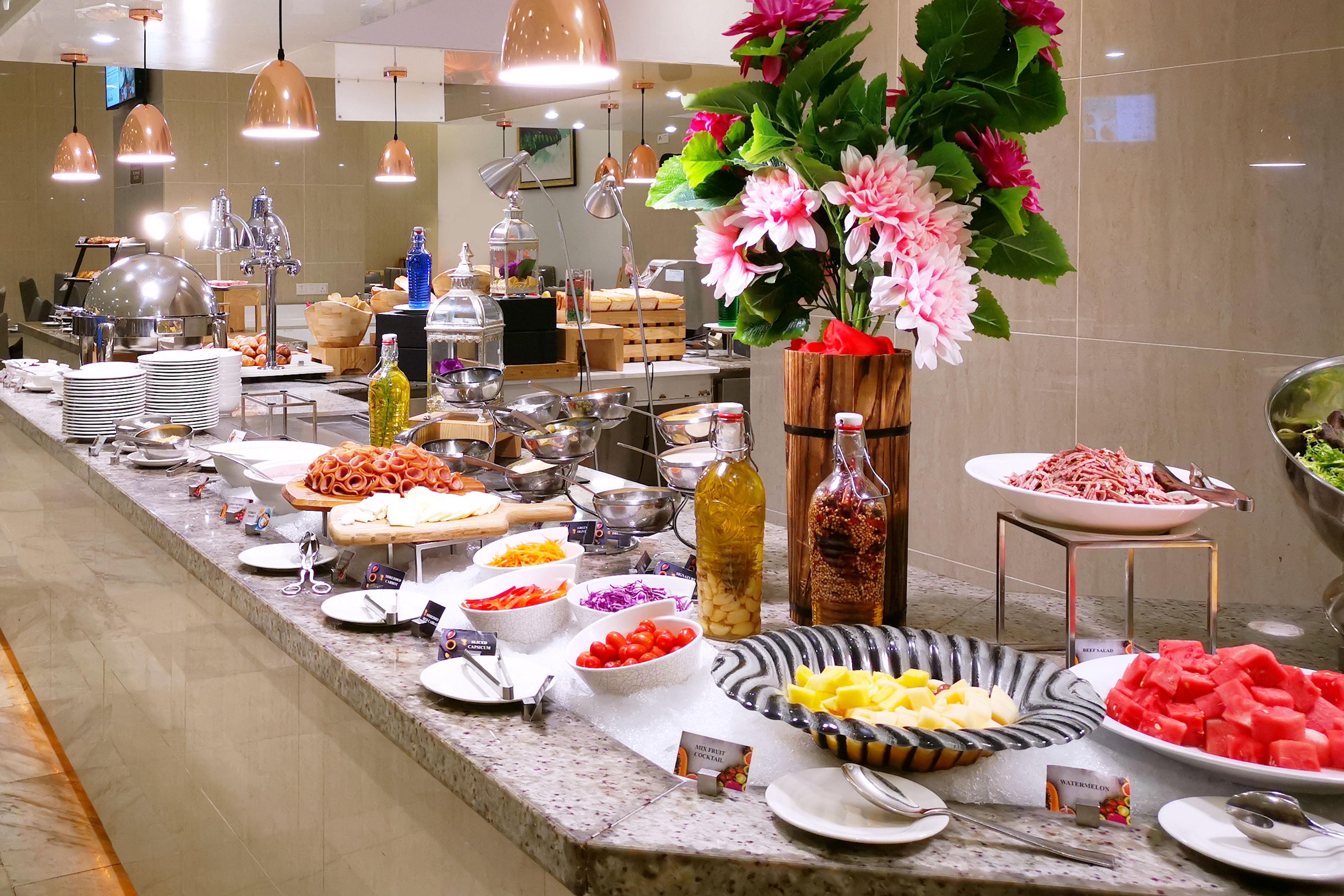 Grand Ion Delemen Hotel Genting Highlands Exterior photo A salad bar